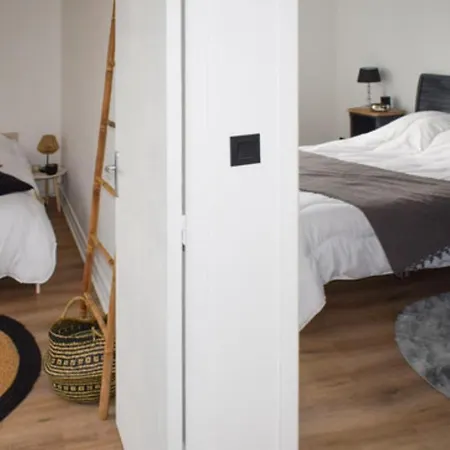 Tres Bel Et Spacieux 66m Carre Appartement *